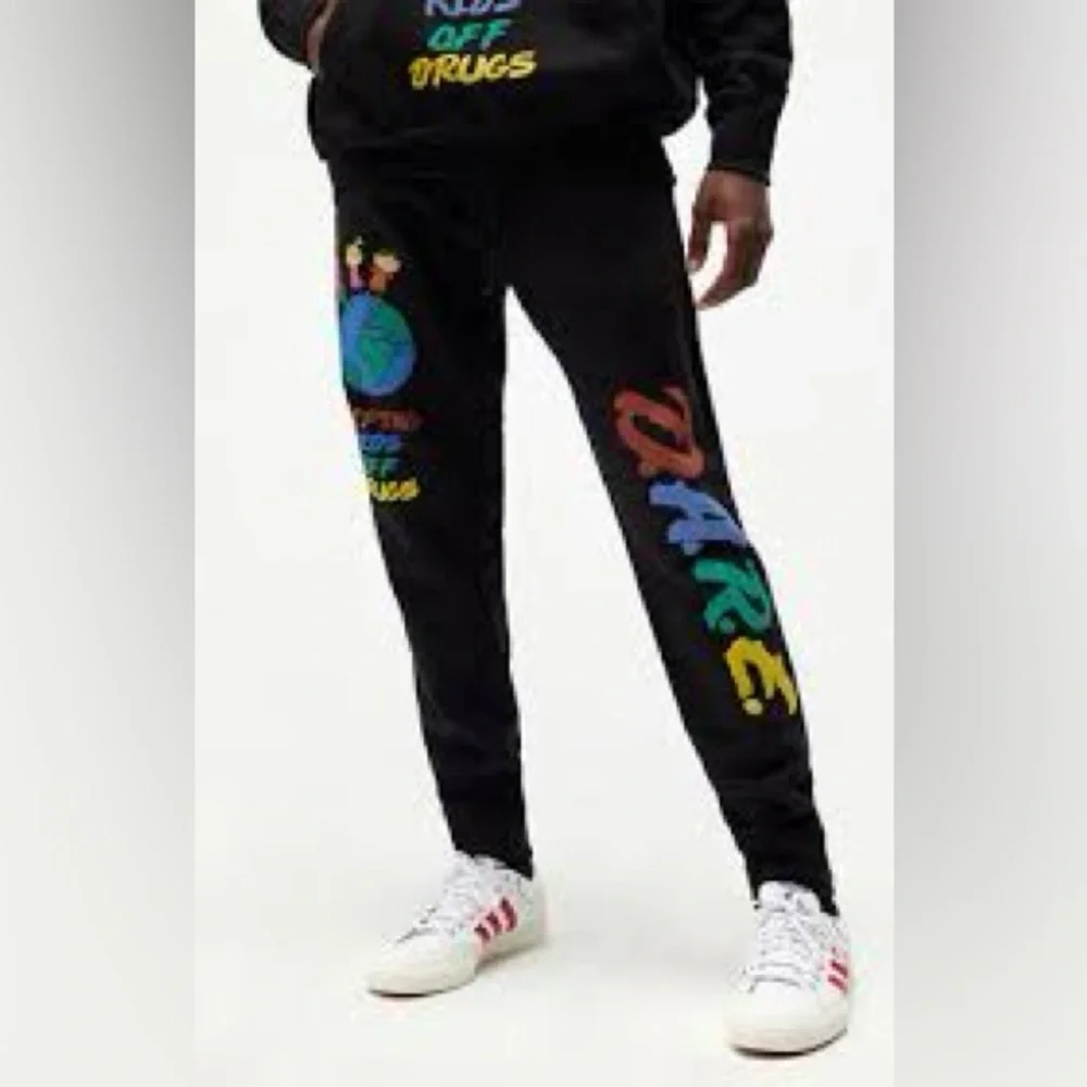 D.A.R.E Sweatpants Size Medium